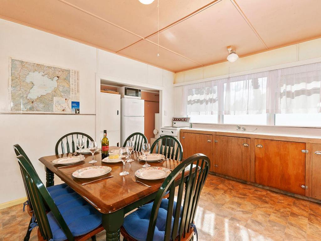 Lake Edge Cottage - Waitahanui Holiday Home Ngoại thất bức ảnh