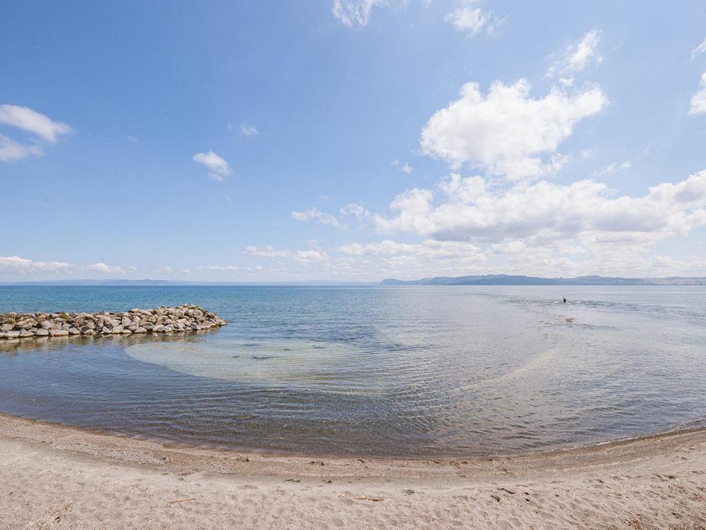 Lake Edge Cottage - Waitahanui Holiday Home Ngoại thất bức ảnh